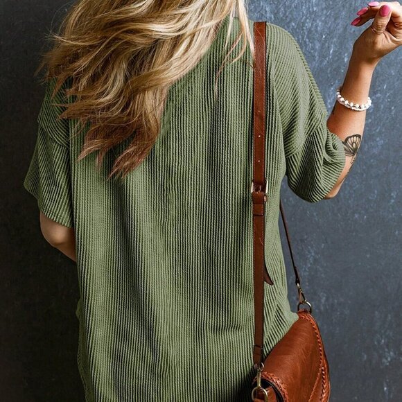 Green Casual Women's Twisted Threaded Short-Sleeved T-Shirt - Picture 2 of 5